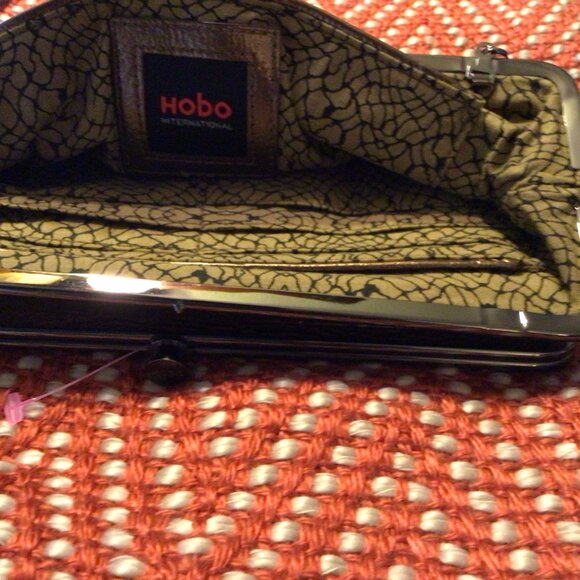 HOBO INTERNATIONAL PURSE LEANNE CLUTCH WALLET - Picture 2 of 6